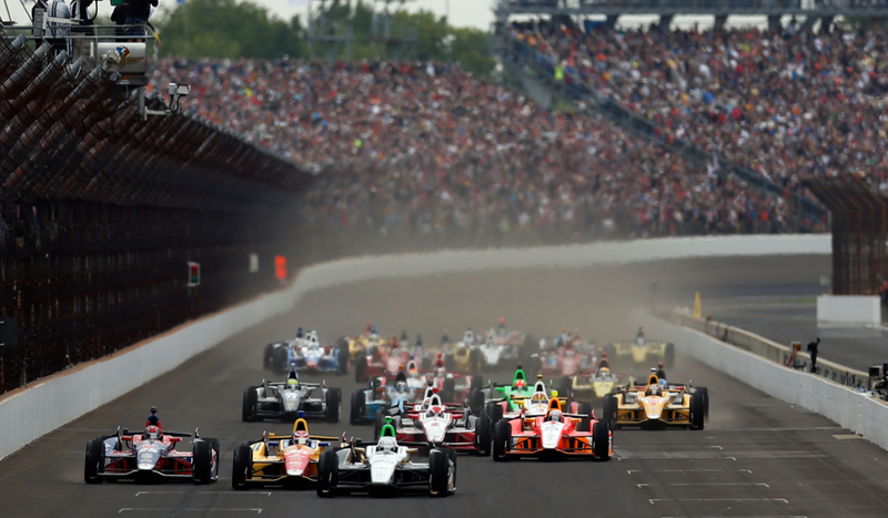 Illustration for article titled The Thirteen Craziest Racing Moments Of 2013